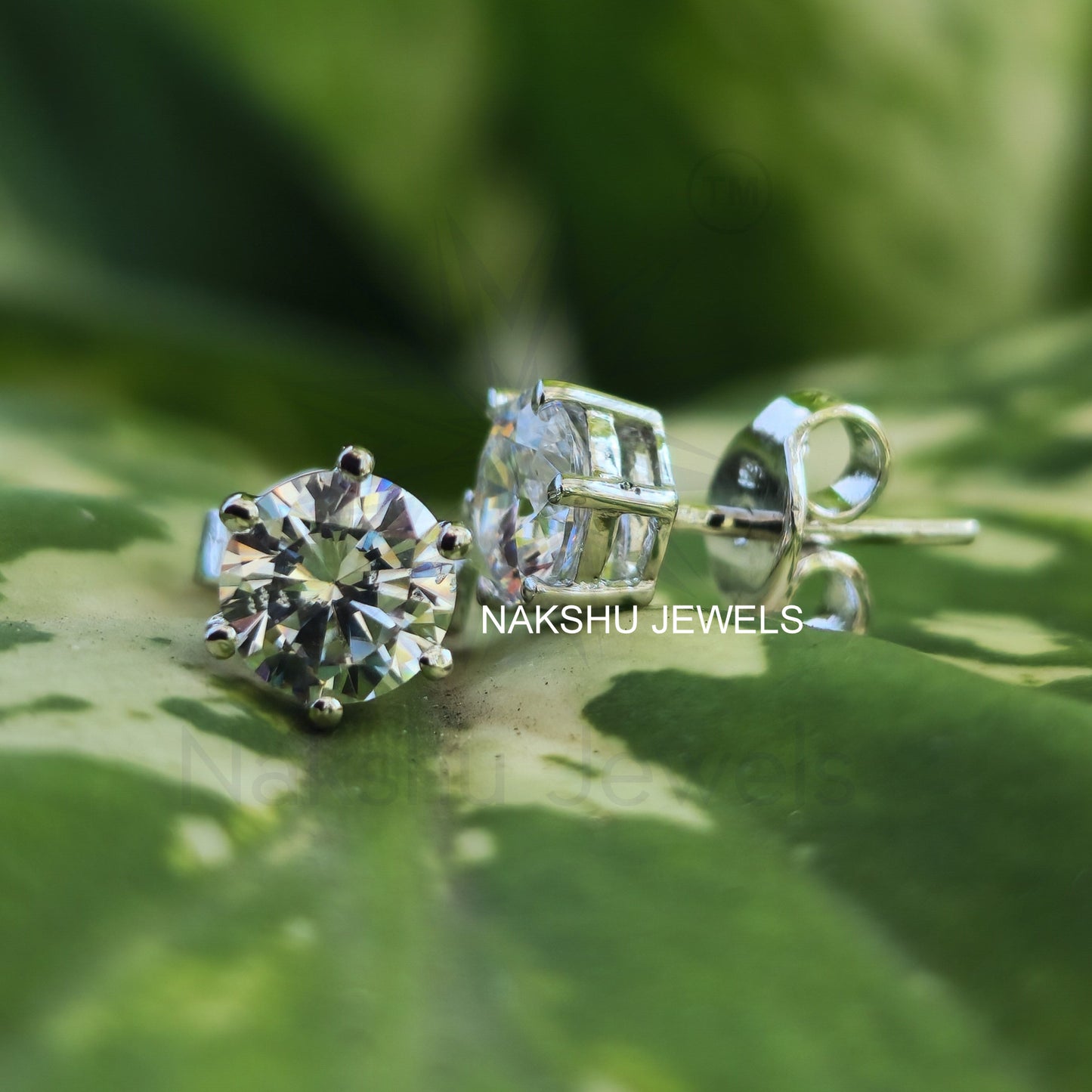 Round Hearts and Arrow Cut Earrings Gift for Wife, Mother, Daughter