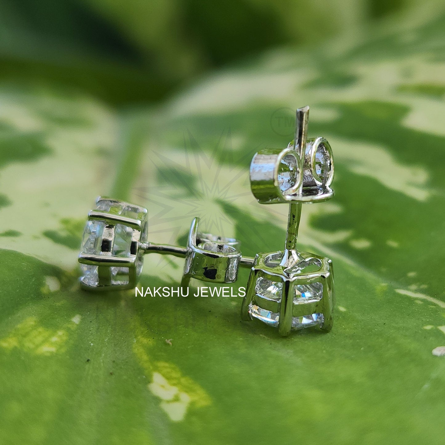 Round Hearts and Arrow Cut Earrings Gift for Wife, Mother, Daughter