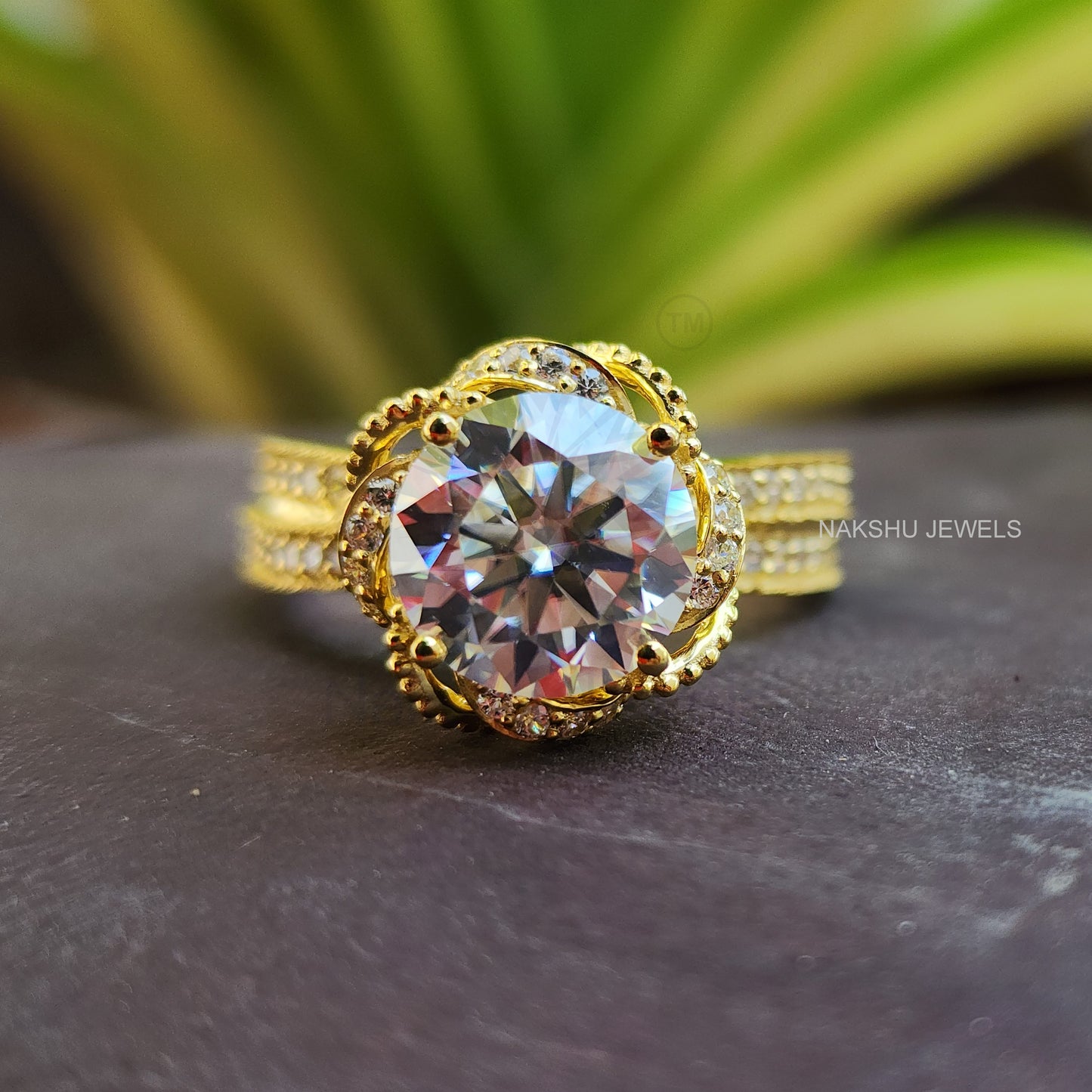 Vintage Round Cut Moissanite Bridal Engagement Ring