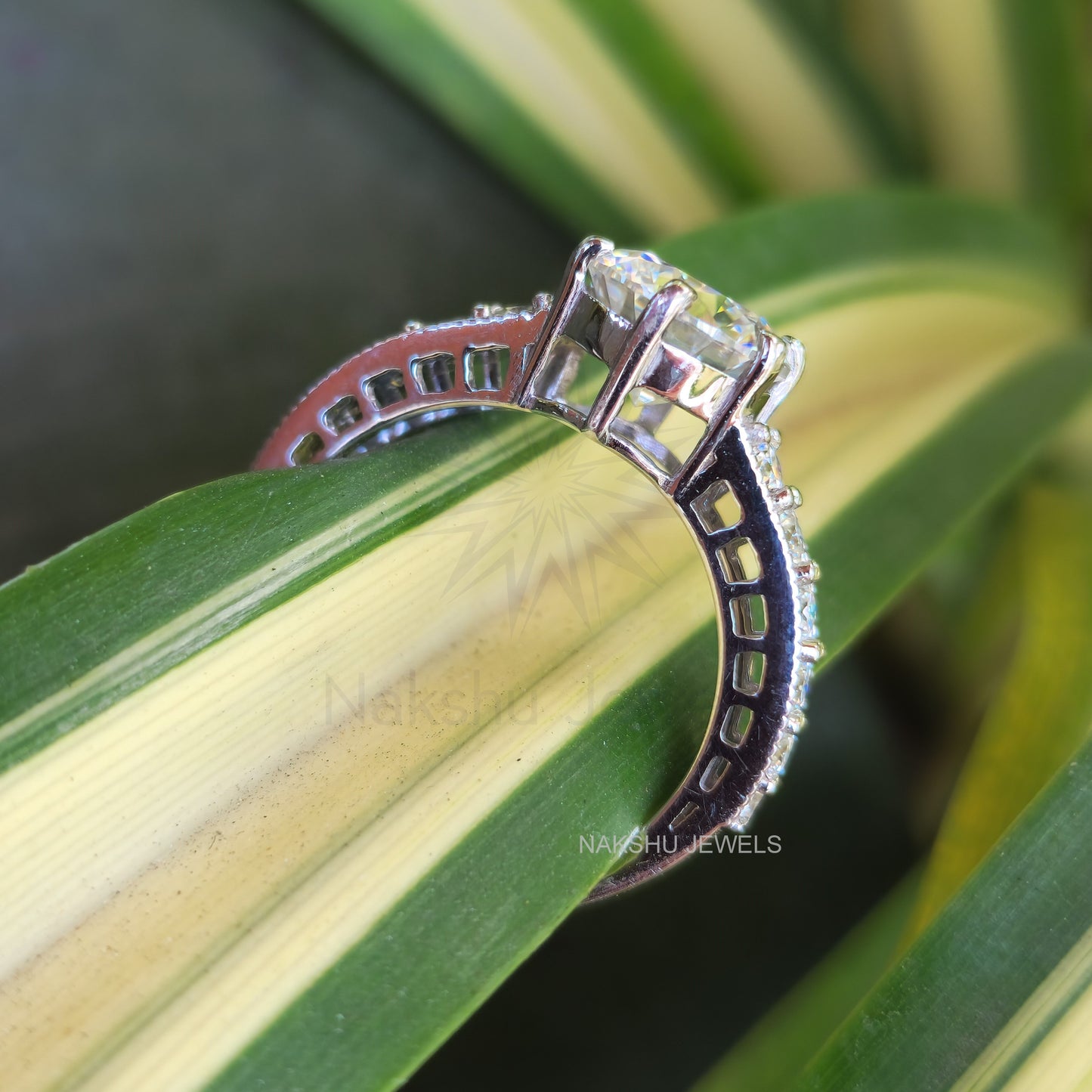 Brilliant Round Moissanite Milgrain Bridal Set