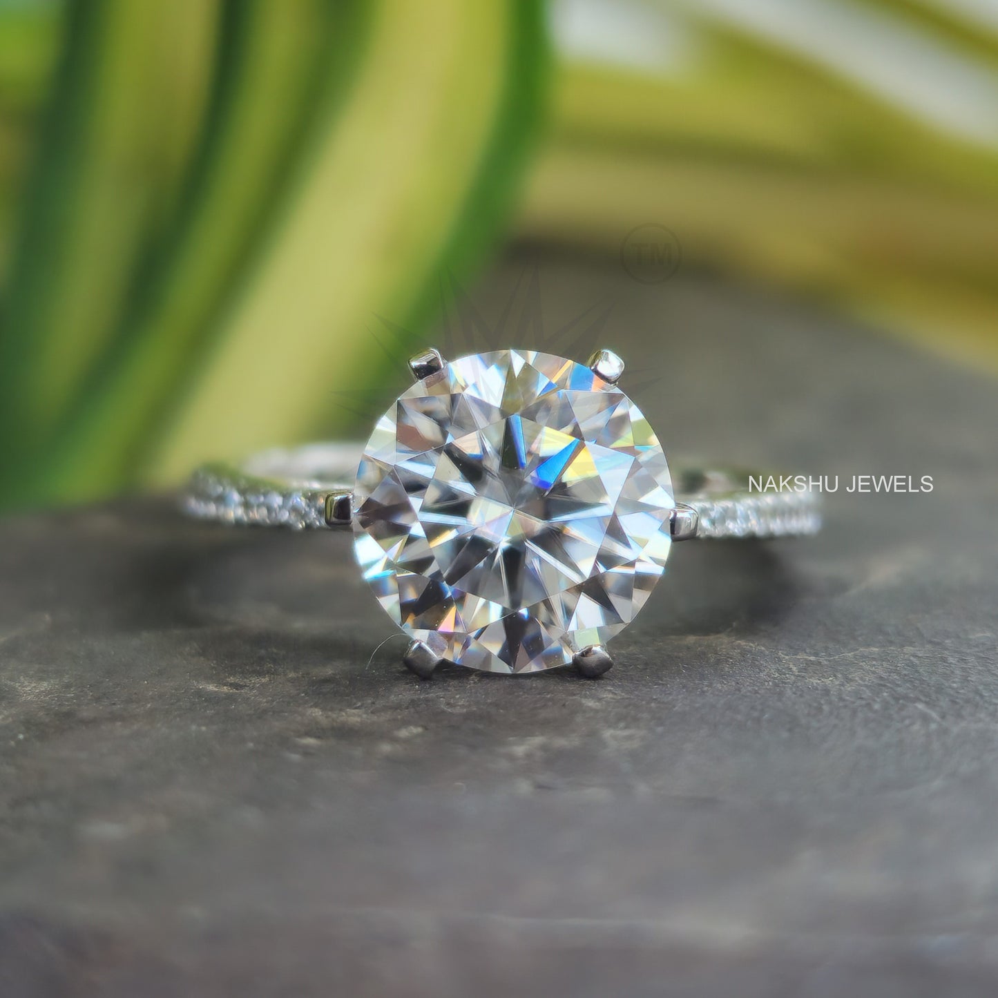 Round Moissanite Pave Engagement Ring Set With Curve-V Shape Band