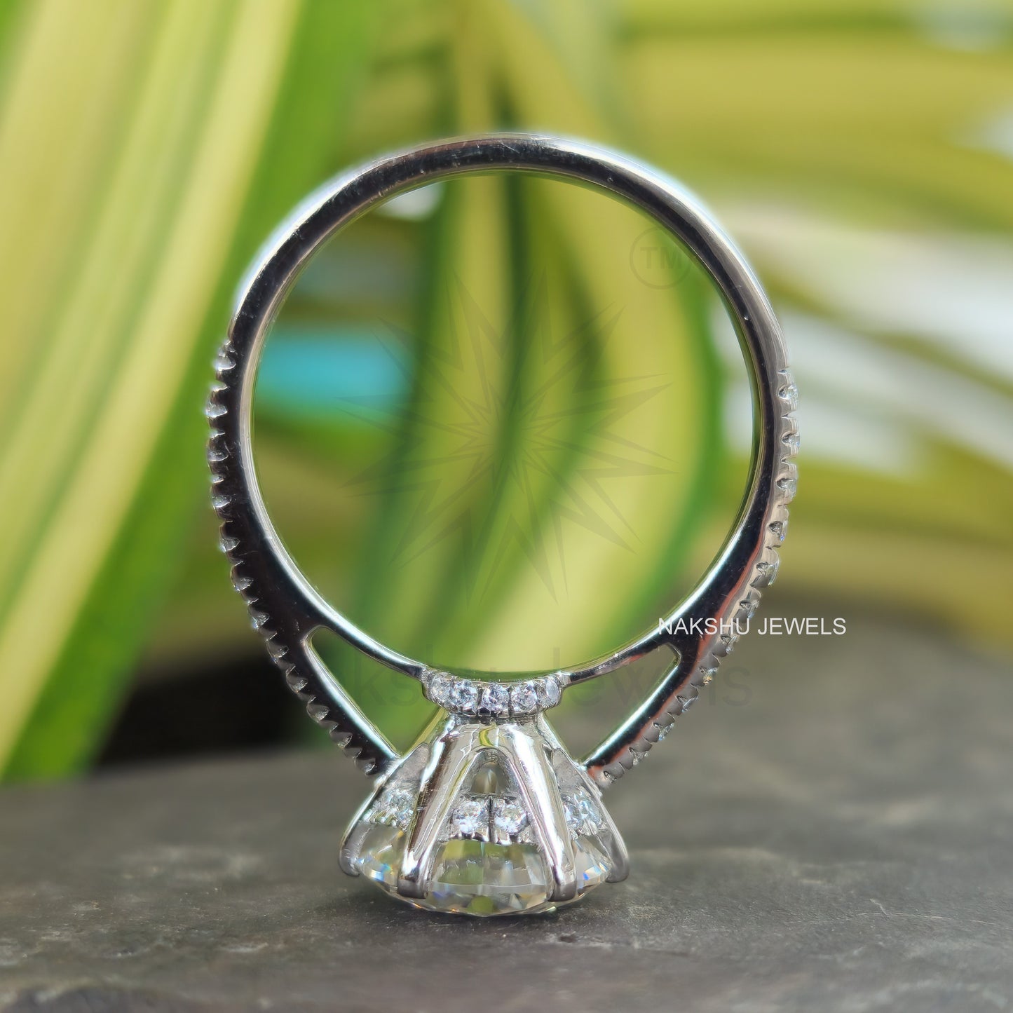 Round Moissanite Pave Engagement Ring Set With Curve-V Shape Band