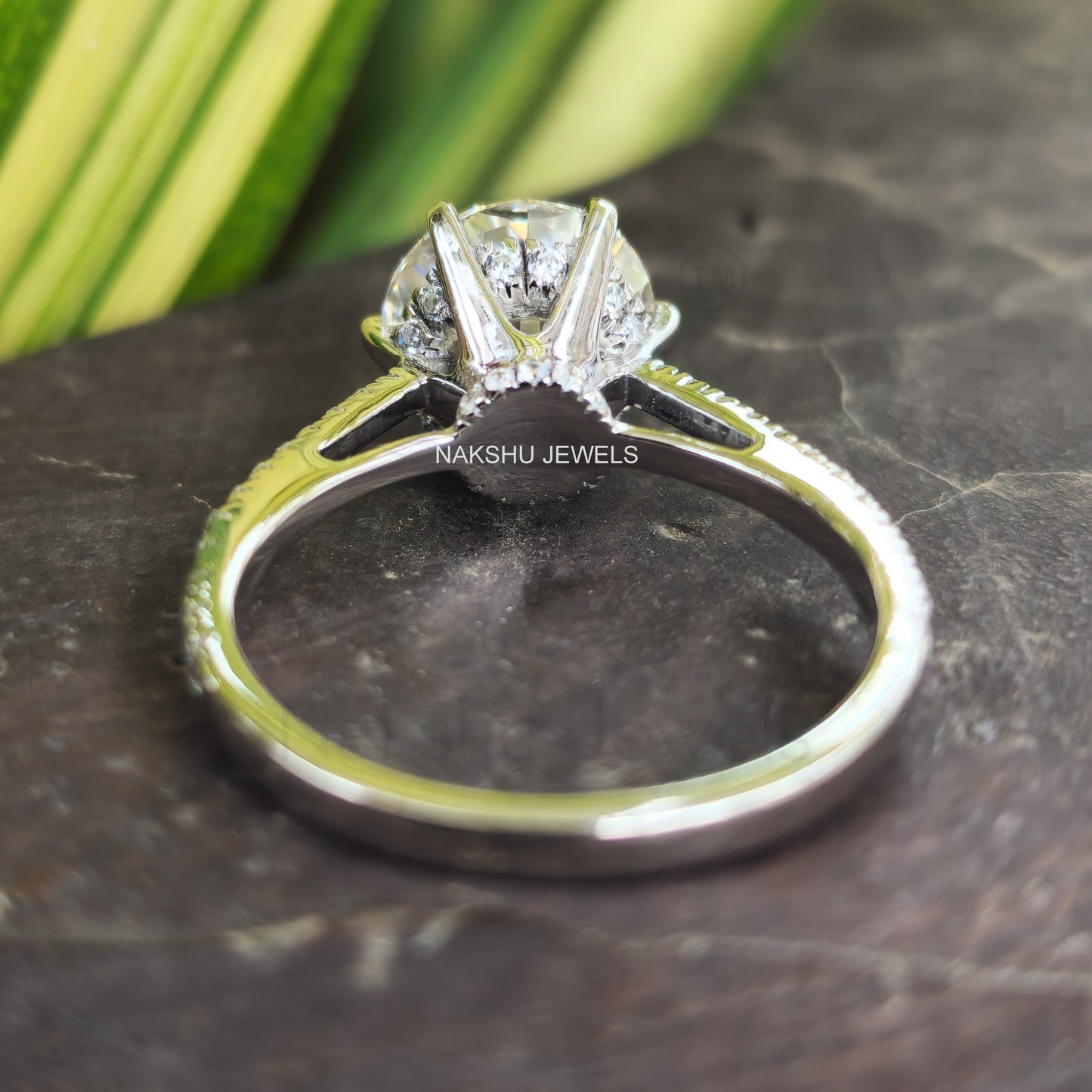 Round Moissanite Pave Engagement Ring Set With Curve-V Shape Band