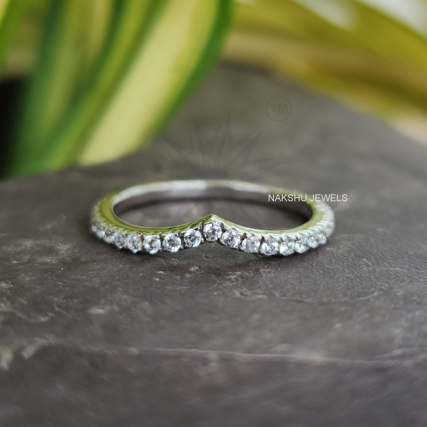 Round Moissanite Pave Engagement Ring Set With Curve-V Shape Band