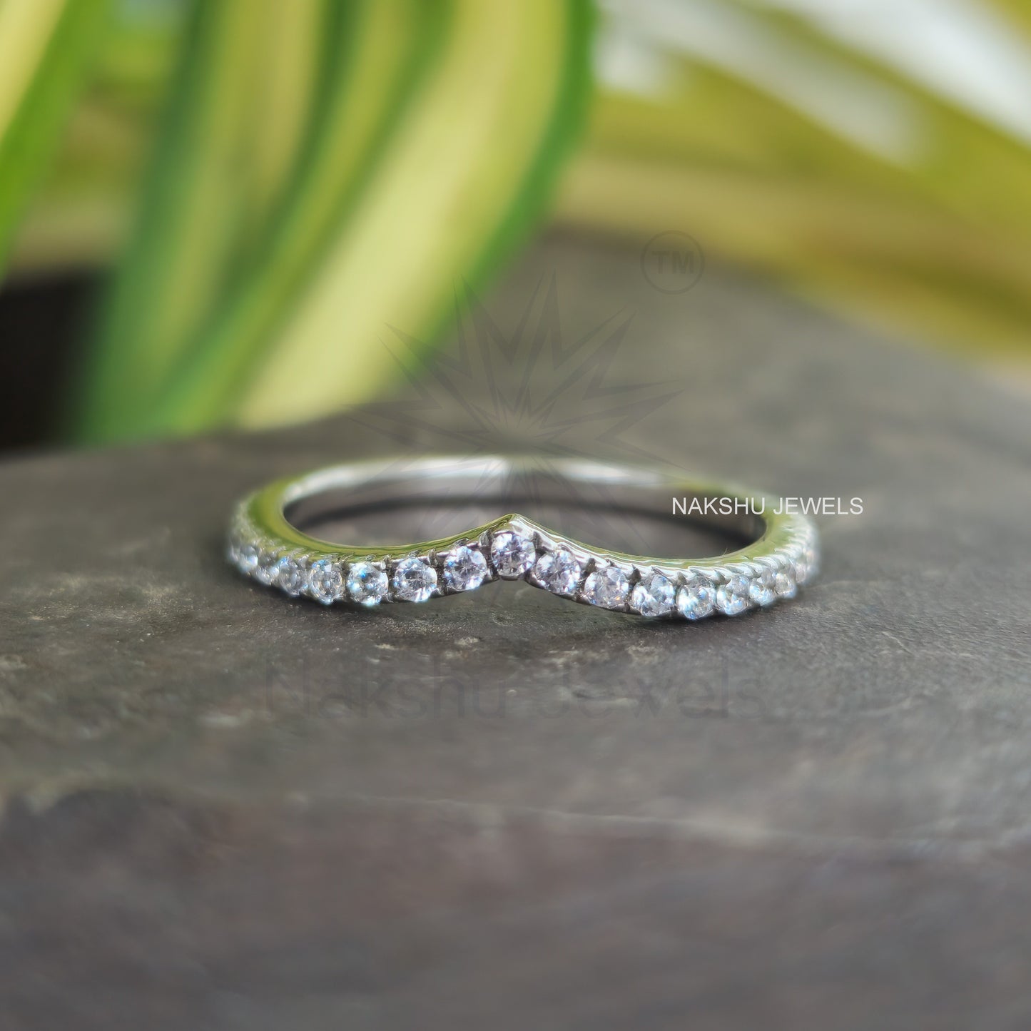 Round Moissanite Pave Engagement Ring Set With Curve-V Shape Band