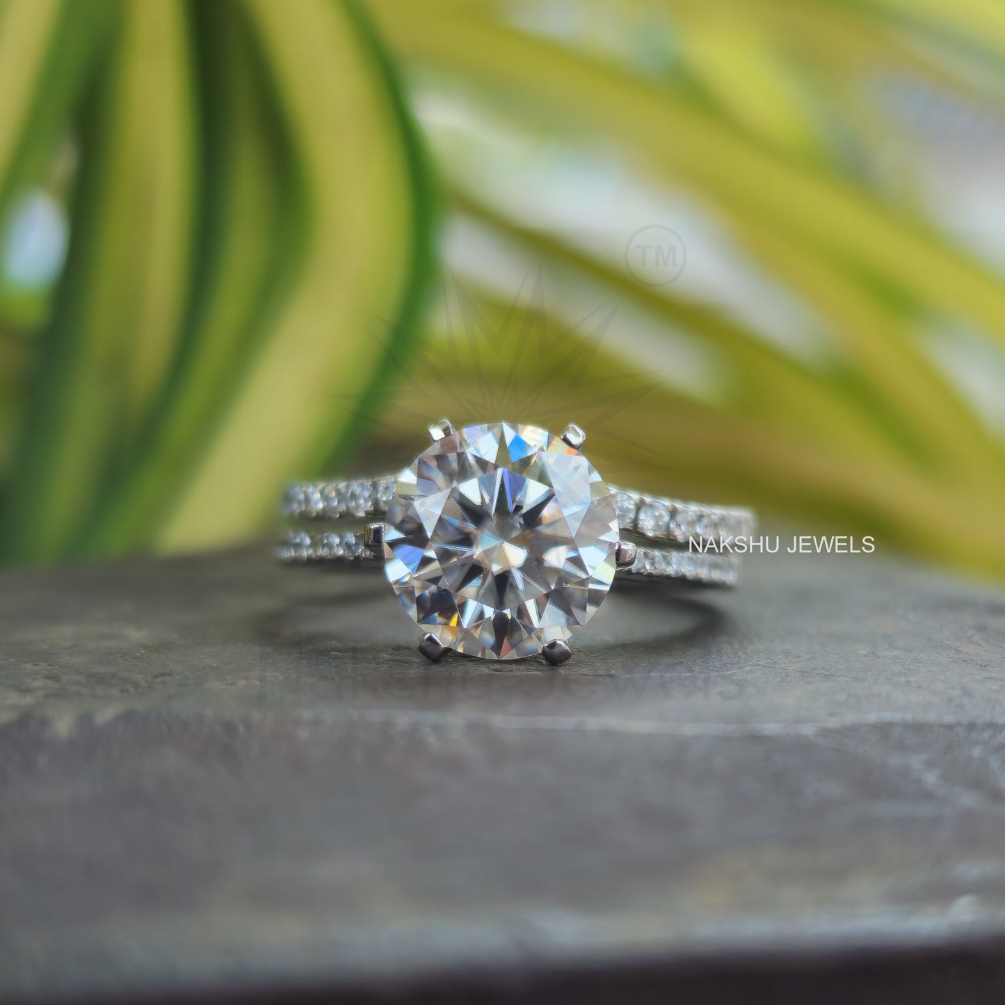 Round Moissanite Pave Engagement Ring Set With Curve-V Shape Band