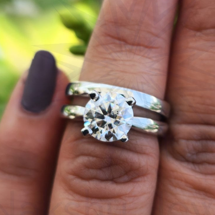Round Cut Moissanite Solitaire Engagement Ring Set