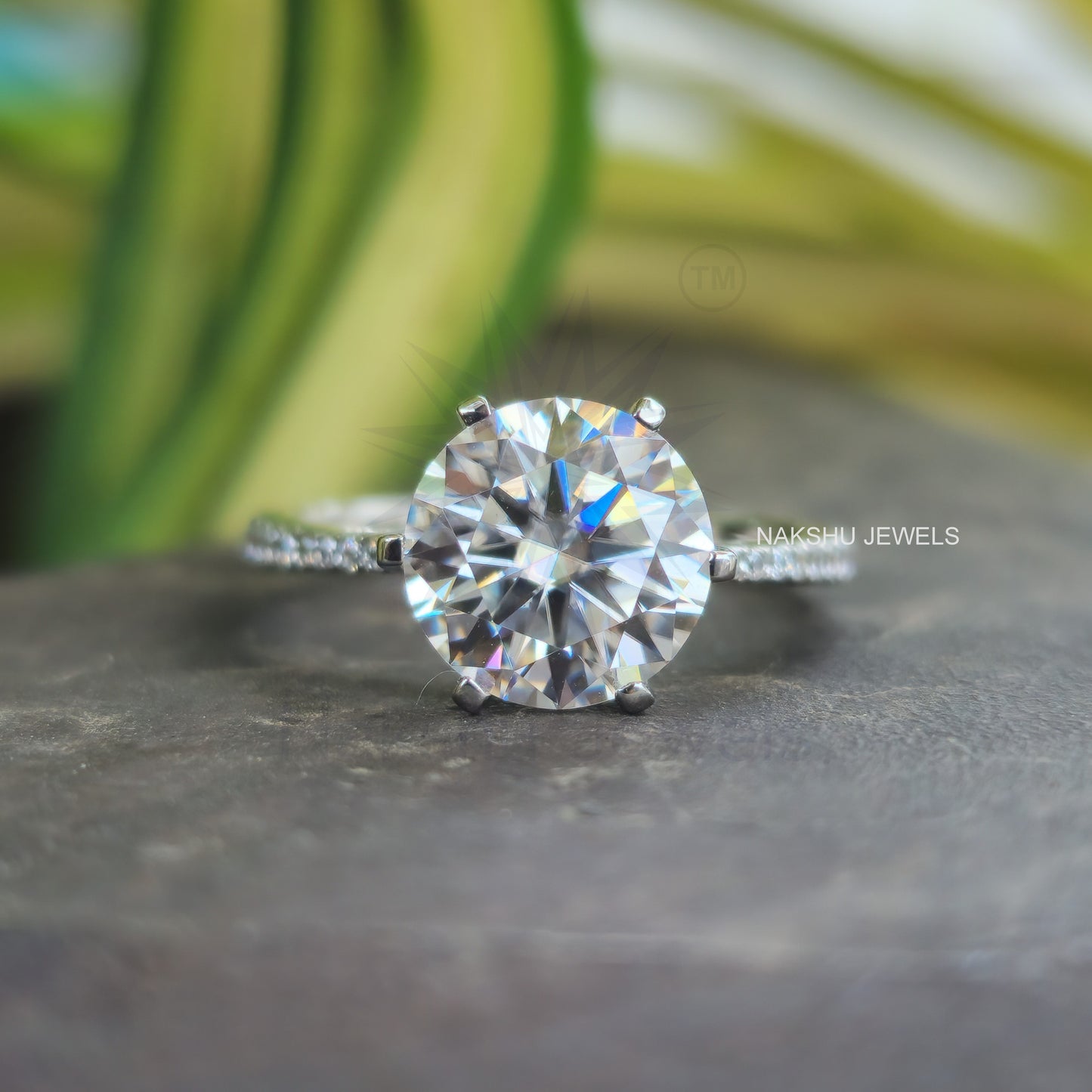 Round Moissanite Pave Engagement Ring Set With Curve-V Shape Band