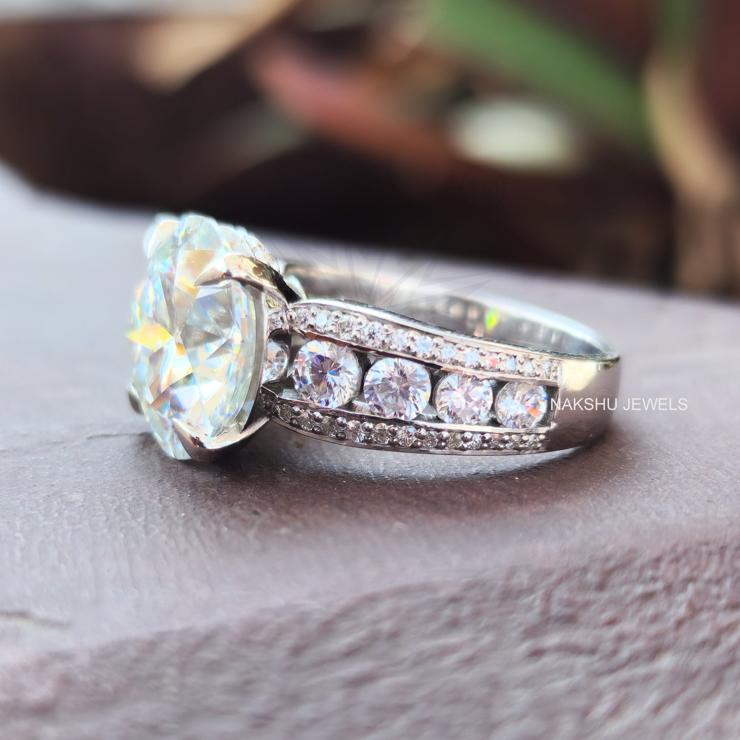 Brilliant Round Cut Moissanite Engagement Ring - Bridal Ring