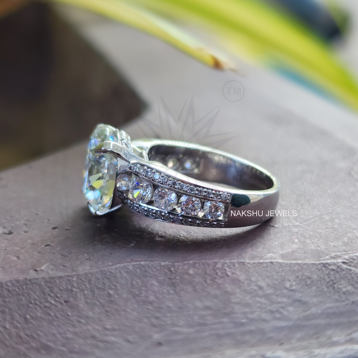 Brilliant Round Cut Moissanite Engagement Ring - Bridal Ring