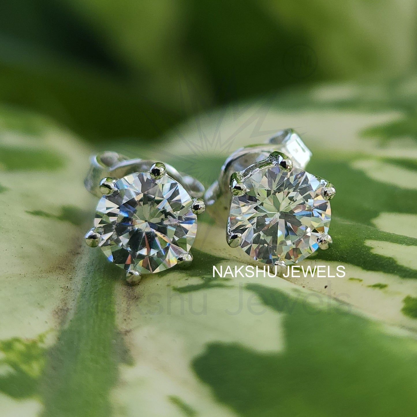 Round Hearts and Arrow Cut Earrings Gift for Wife, Mother, Daughter