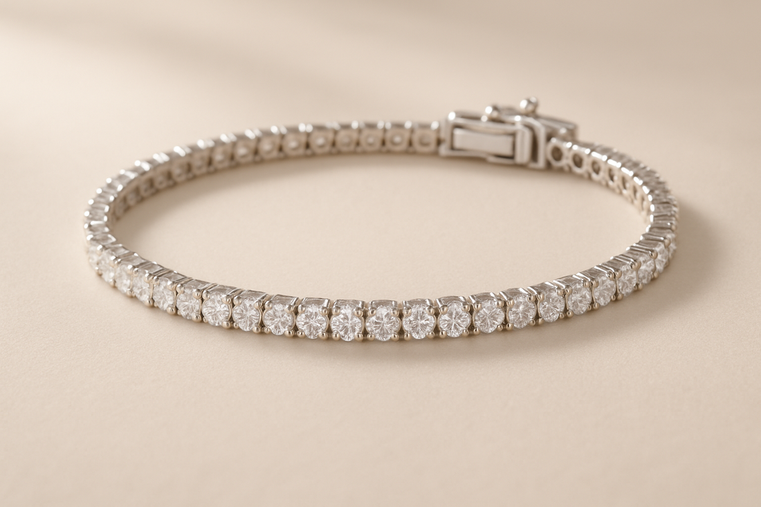 What is a tennis bracelet