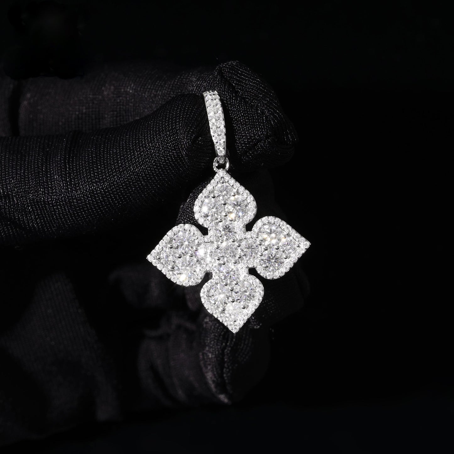 Iced Out Round Cut Moissanite Four Leaf Hip Hop Charm Pendant Jewelry