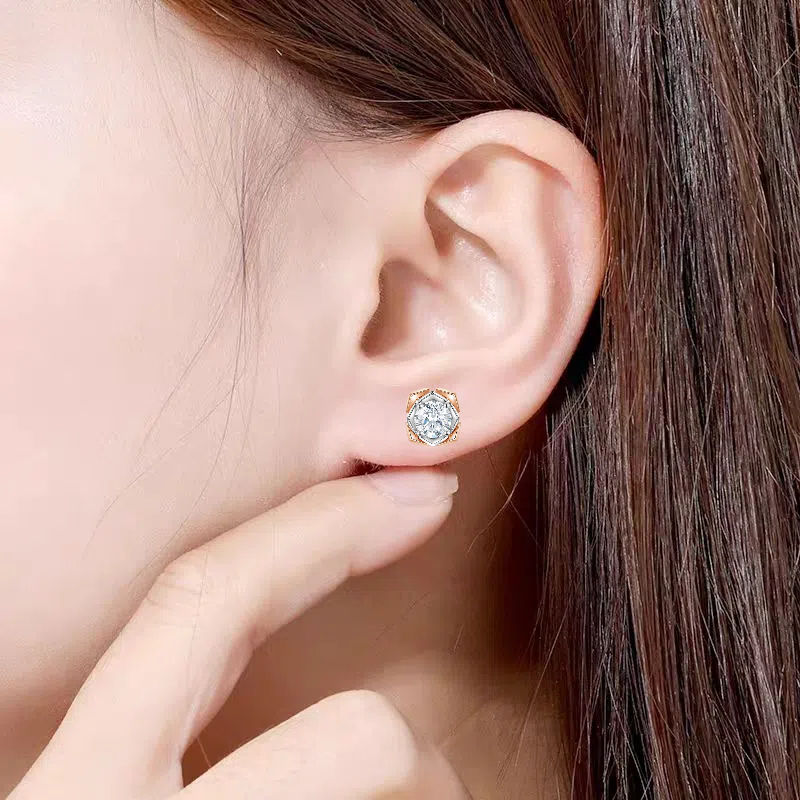 Round Moissanite Flower Stud Earrings In 14K Gold for Wife, Mother, Daughter