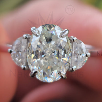 Oval Three Stone Moissanite Engagement Ring1