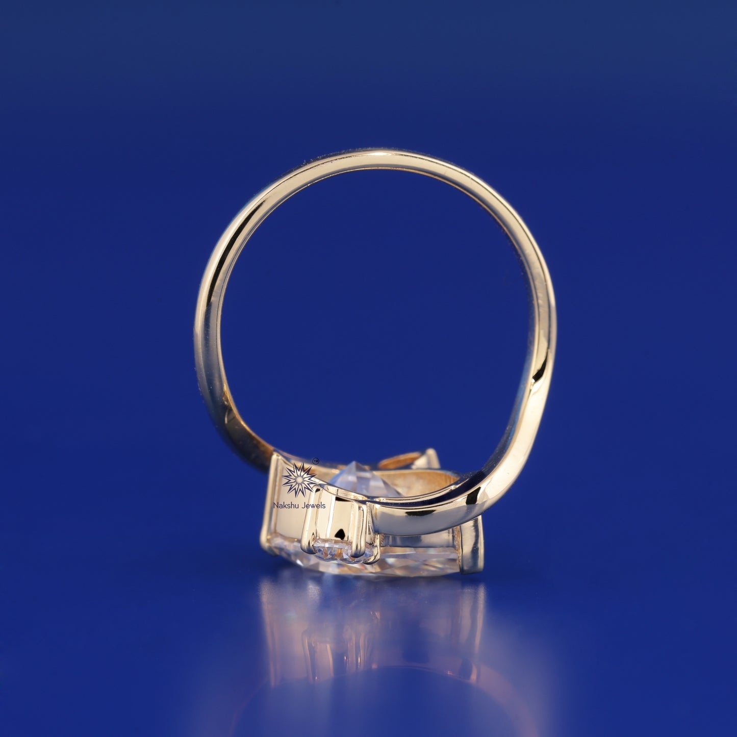 Oval Cut Curved Solitaire Moissanite Engagement Ring