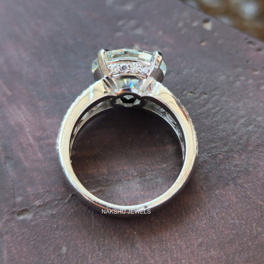Brilliant Round Cut Moissanite Engagement Ring - Bridal Ring